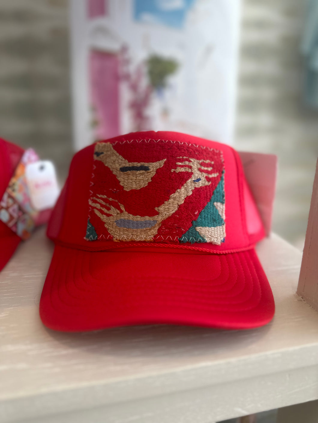 Red/beige Trucker